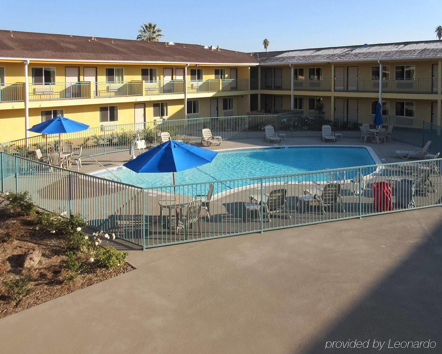 Quality Inn & Suites Near Downtown Bakersfield Exterior photo